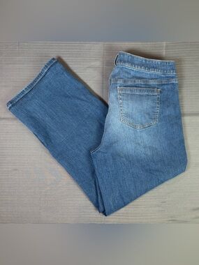 Torrid Wide Leg Jeans Women’s Size 12R Medium Wash Stretch Denim